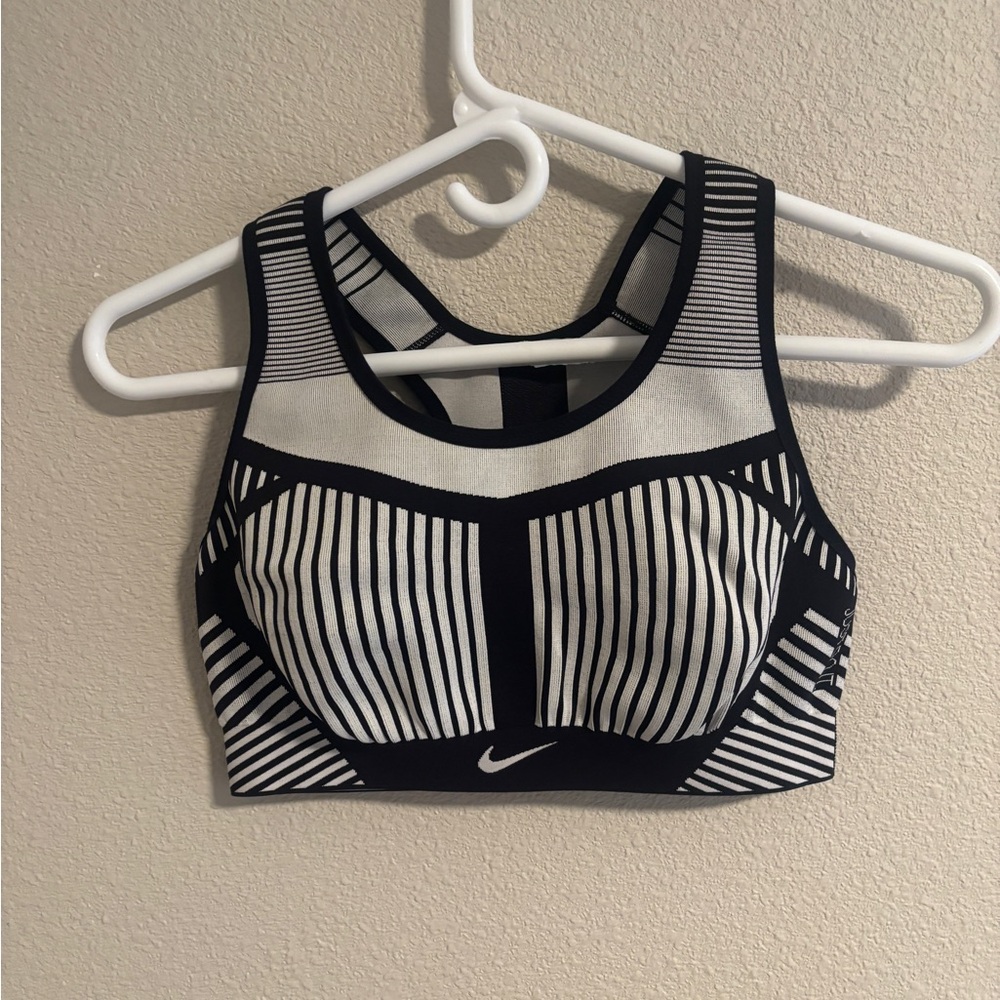 Nike FE/NOM Flyknit high support sports bra medium